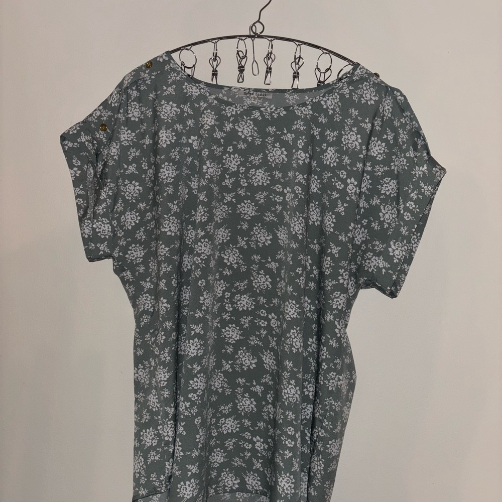 Green and White Sleeve Short  Blouse